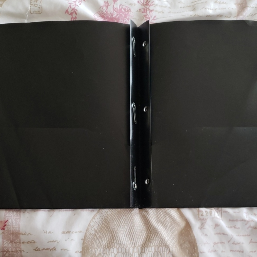 Folder - Picture 2 of 2